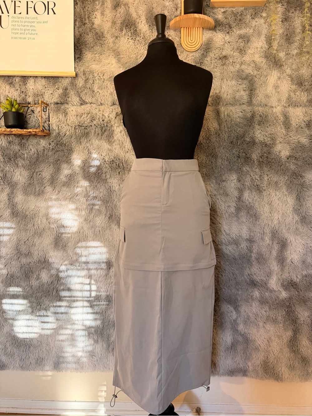 Neutral Cargo-Style Maxi Skirt - Women